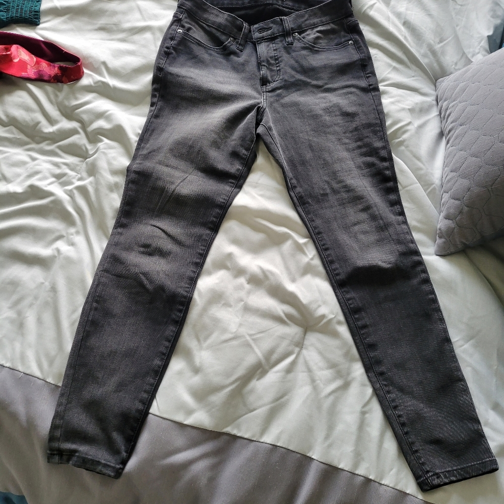 Lauren Conrad feel good super skinny mid-rise jean